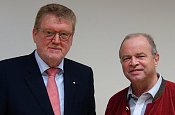 1.	Rudolf F. Wohlfahrt, CEO der Emil Frey Gruppe Deutschland feierte am 14. Dezember 2015 seinen 65. Geburtstag. Erstmals erhoben die Automobilwirtschaftsstudenten im Rahmen einer Vorlesung ihre Stimmen zum wirklich hörbaren Geburtstagssong, bevor der Dialog zum Thema Steuerung einer Unternehmensgruppe aktiv Lauf nahm.